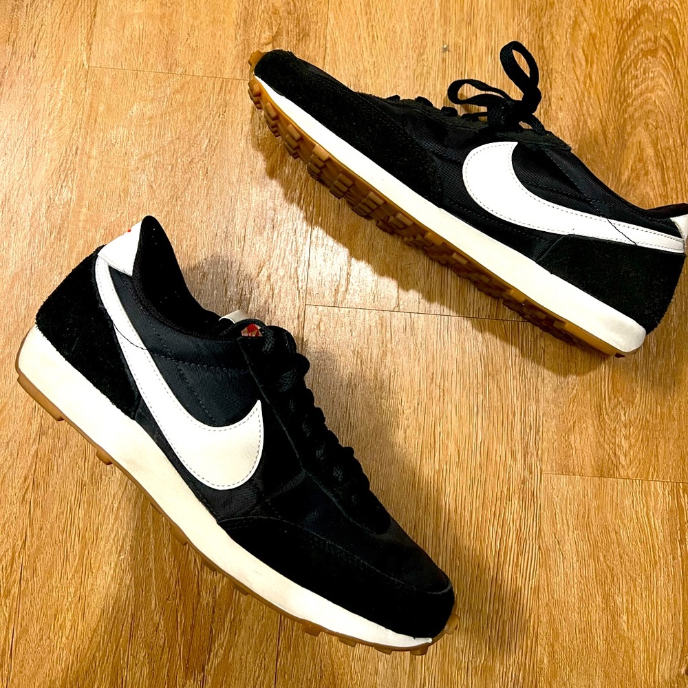 NIKE DAYBREAK SNEAKER
